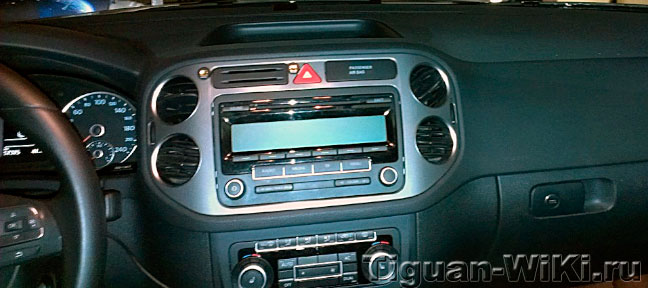 Крепление планшета в Тигуане